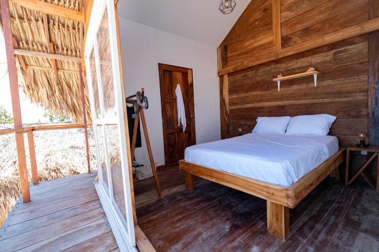 Santa Lova Eco-Hostel Isla Tintipan Tintipan Island Kültér fotó