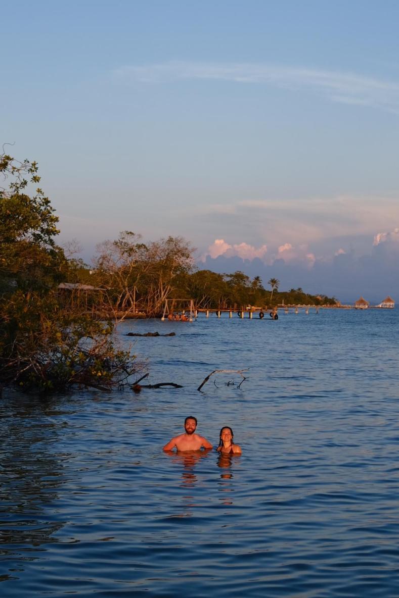 Santa Lova Eco-Hostel Isla Tintipan Tintipan Island Kültér fotó