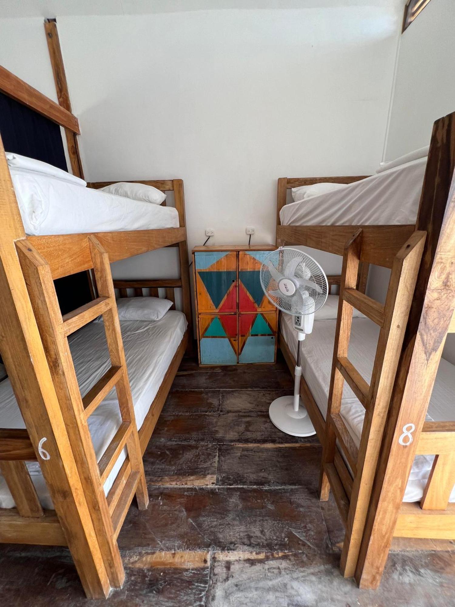Santa Lova Eco-Hostel Isla Tintipan Tintipan Island Kültér fotó