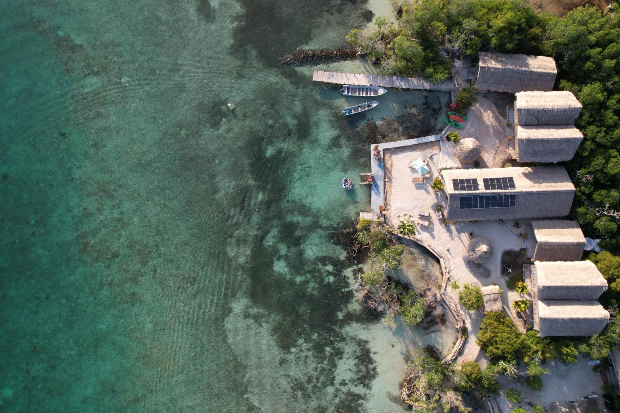 Santa Lova Eco-Hostel Isla Tintipan Tintipan Island Kültér fotó